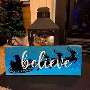 Holiday Farmhouse Sign